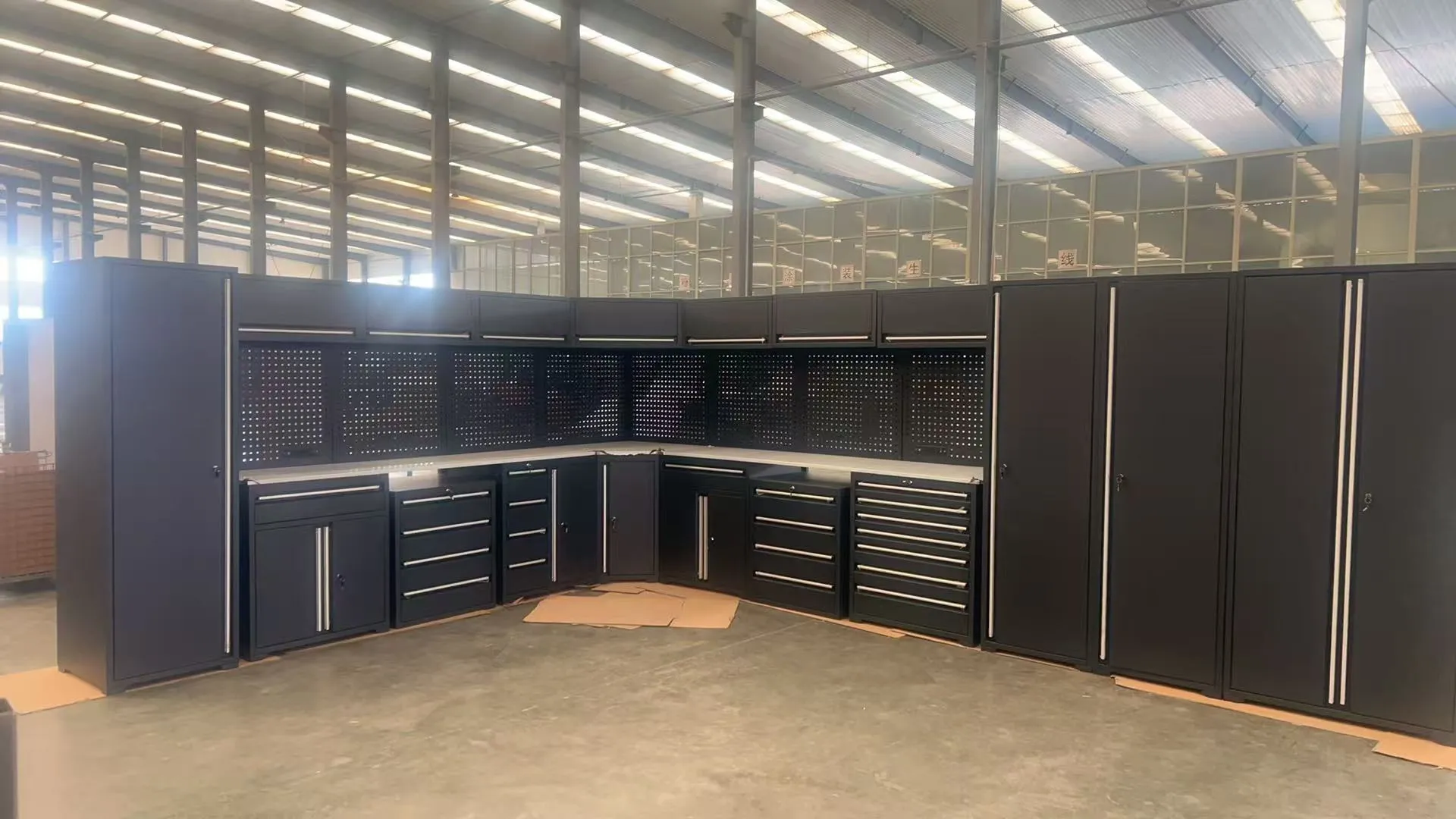 اسٹیل ٹول گیراج کابینہ اسٹوریج ورک اسٹیشن کے کیا فوائد ہیں؟