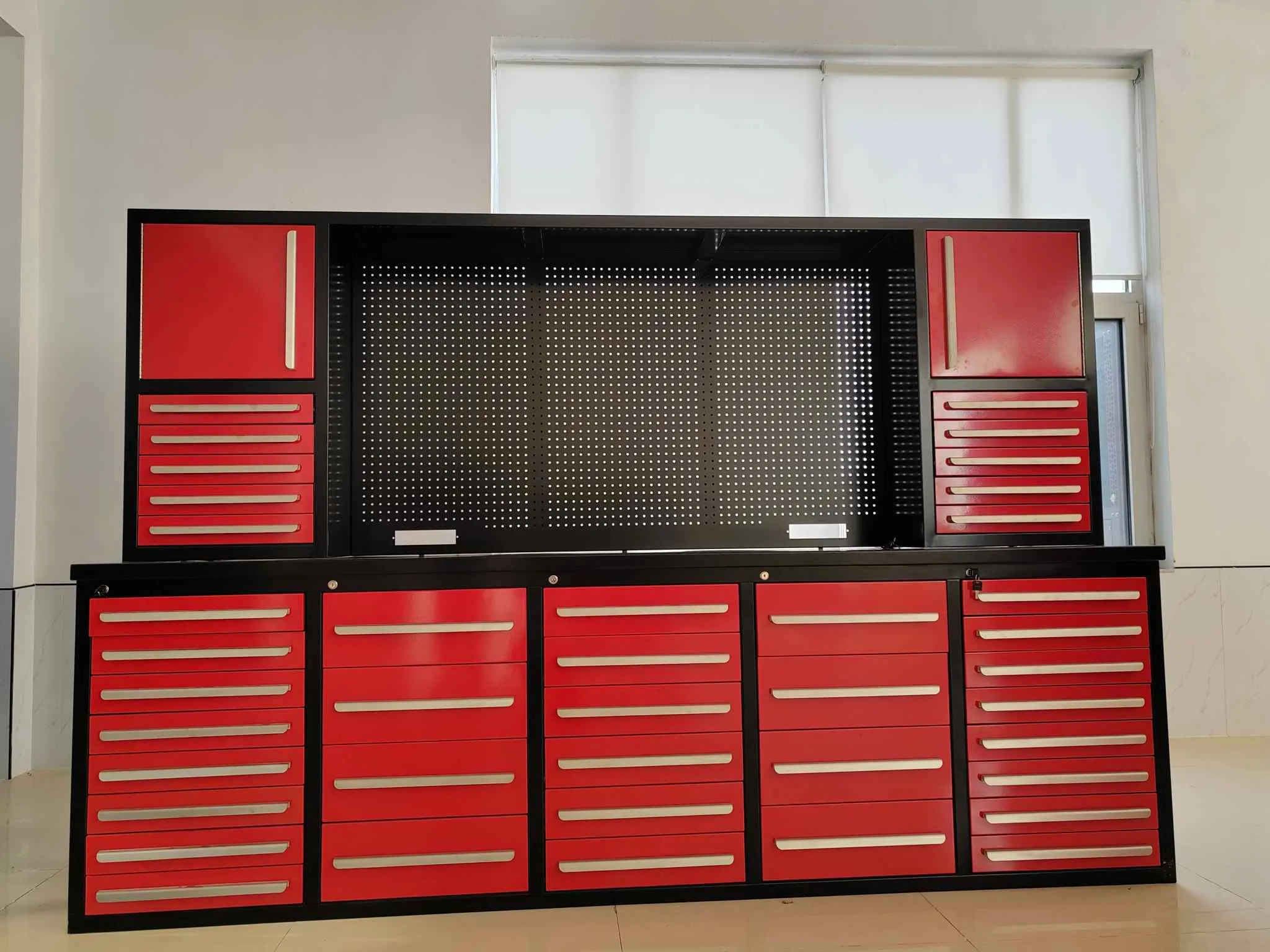 ریڈ ورک بینچ